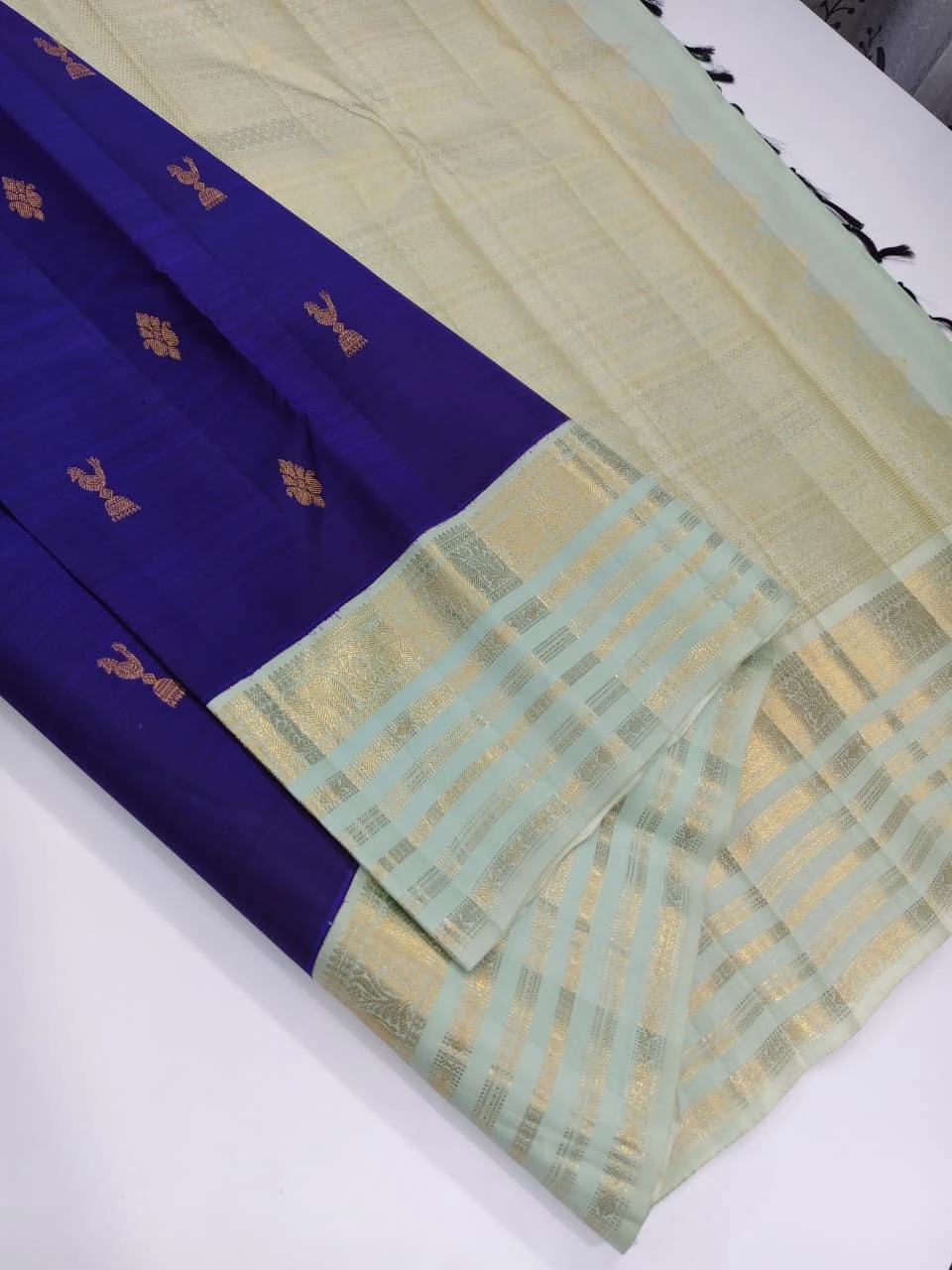 Traditional Butta Border Kanchipuram Silk Saree